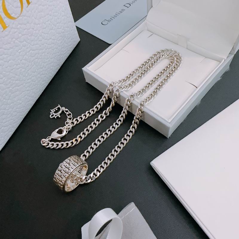 Dior Necklace 05lyr495
